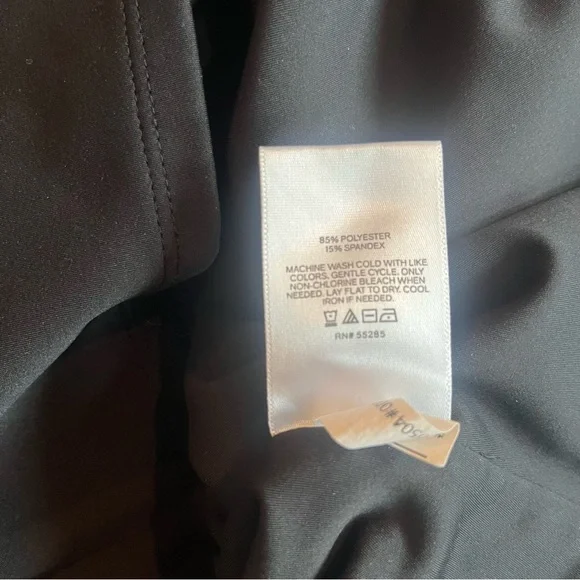 Express Body Contour V-Neck High Compression Tank in Black - Size XL - Picture 4 of 7